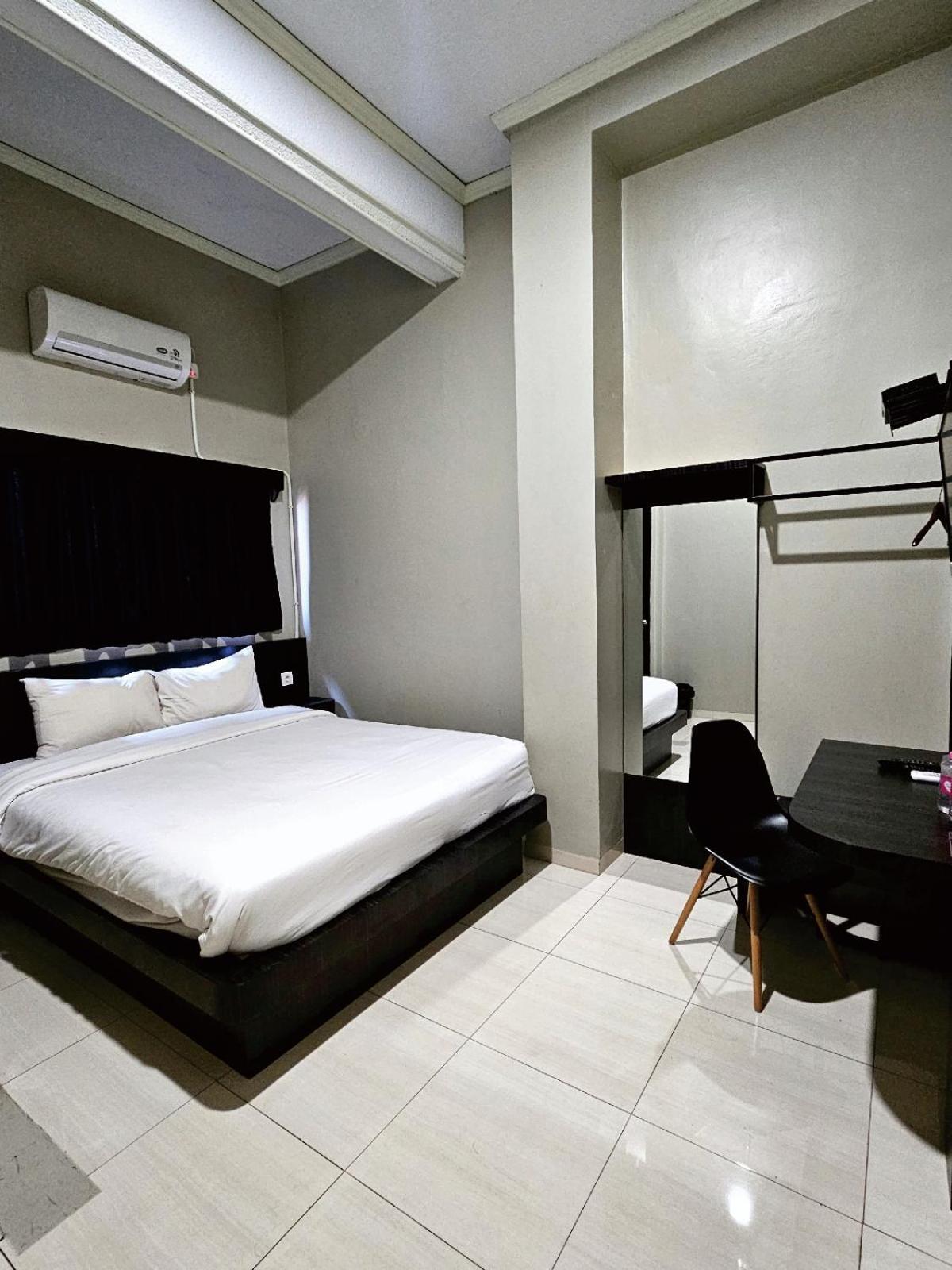 Airlangga Hotel 3*